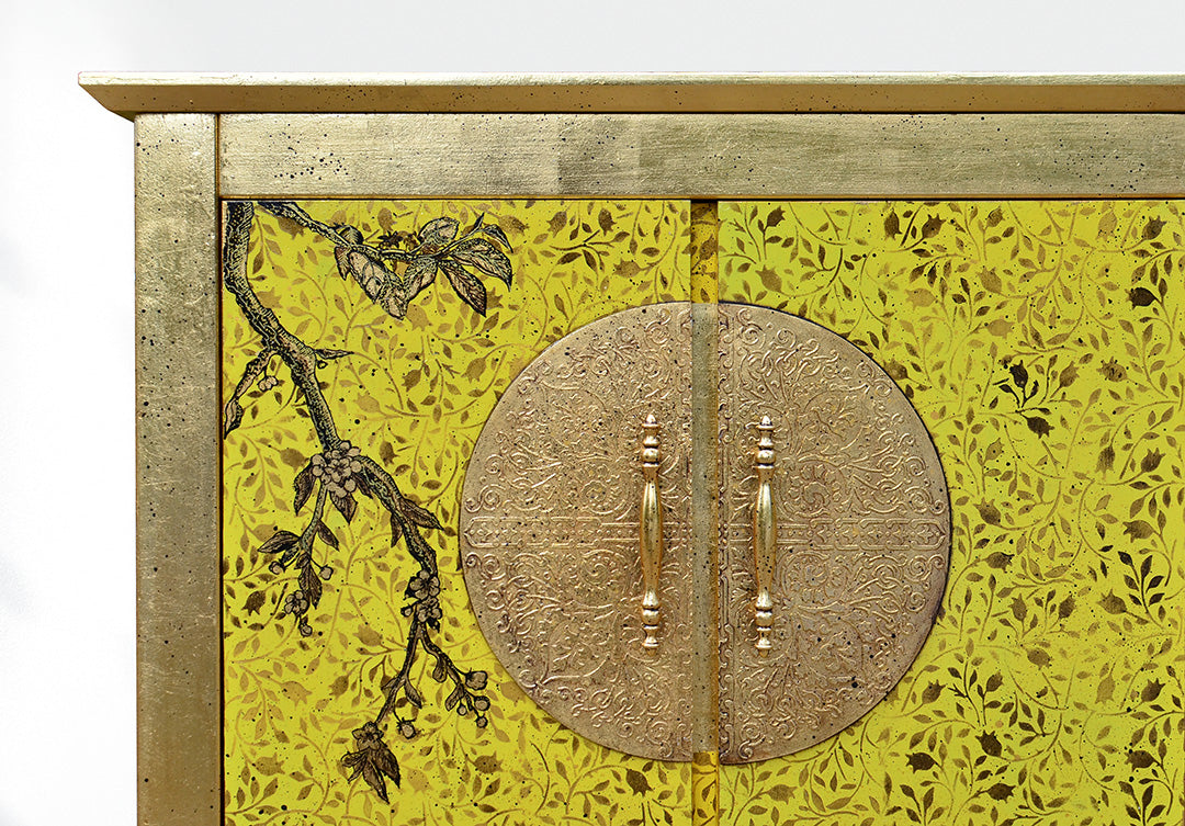 Kultainen aurinko -lipasto